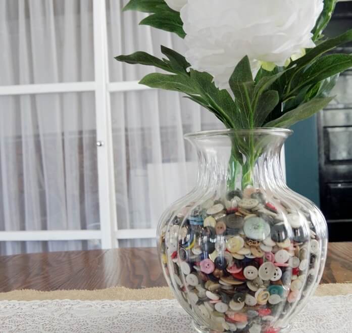 What Do You Put In The Bottom Of A Vase With Fake Flowers